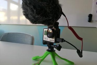 gopro hero cadre w hot shoe mount gadget montage de la caméra le héros mont griffe mic rode microphone 3d print model - Mito3D