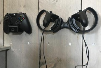 oculus touch holder games 3d print model - Mito3D