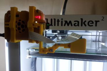 framboise raspicam mont ultimaker 2 L'imprimante 3d de pièces améliorations raspberry pi support caméra 3D print model - Mito3D