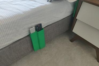 remote-Halterung am Bett Ihre home 3d print model - Mito3D