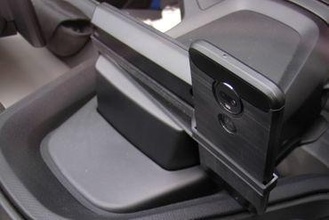 scivolare Telefono titolare supporto BMW i3 i3s pannello controllo gadget i01 strumento grappolo motorola moto 3d print model - Mito3D