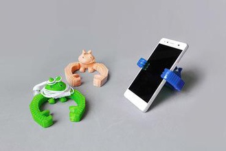 smartphone hugger gadget titular de pie movil en el celular los auriculares soporte 3d print model - Mito3D