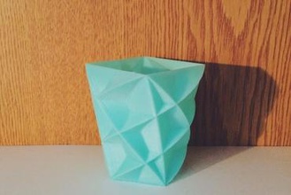gesponnen quadratischen vase Ihre home openscad 3d print model - Mito3D