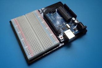 support pour arduino uno breadboard maker diy abel plaque d'essai holder 3d print model - Mito3D