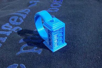tardis stubby anel-uma-coisa topper jóias 3d print model - Mito3D