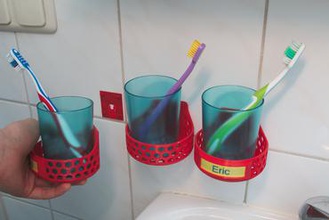 brosse à dents, porte-gobelet votre maison le titulaire dents tasse de la fixation au mur baguette montage zahnb rste zahnputzbecherhalter 3d print model - Mito3D