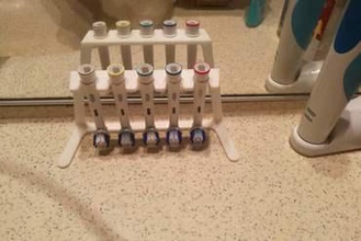 Zahnbürstenhalter oral-b Ihre home Zahnbürste trocken sauber 3d print model - Mito3D