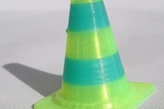 cono de tráfico las miniaturas dos materiales colores 3d print model - Mito3D