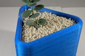 triangolo fioriera la vostra casa piante pianta fioriere impianto di titolare grasse succulente 3d print model - Mito3D