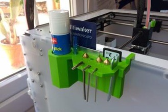 ultimaker 2+ ferramenta e suporte do bico lado esquerdo Impressora 3d de peças acessórios titular as ferramentas bicos 3d print model - Mito3D