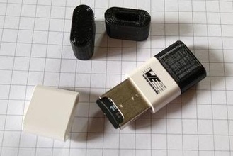 USB plugue poeira boné gadget usb c 3d print model - Mito3D