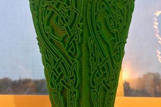 viking chien vase votre maison de fleurs les vikings celtique noeud chiens chasse 3d print model - Mito3D