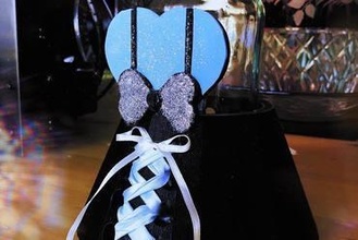 ancien robe mode jupe corset Vêtements décoration décor fleur vase outil titulaire soutien mignonne bouteille 3d print model - Mito3D