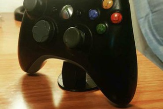 xbox 360 controller stand Ihre home 3d print model - Mito3D